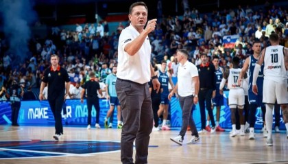 斯洛文尼亚主帅质疑判罚 东契奇:这辈子没遇过这种事