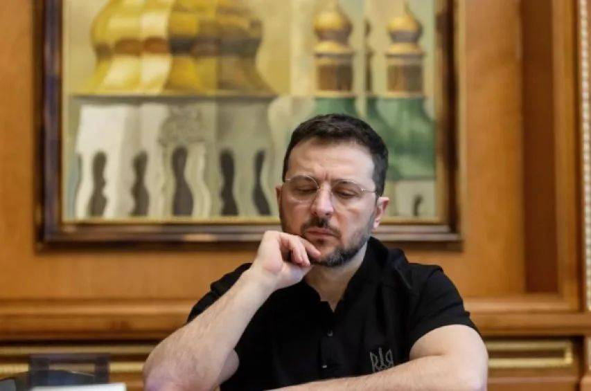 泽连斯基下令连夜换人,乌克兰39岁女总理刚一上台,就誓言要和俄罗斯打到底!