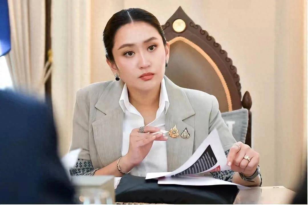 邀47国武官见证,佩通坦抓到洪森破绽,能否打一场漂亮翻身仗?