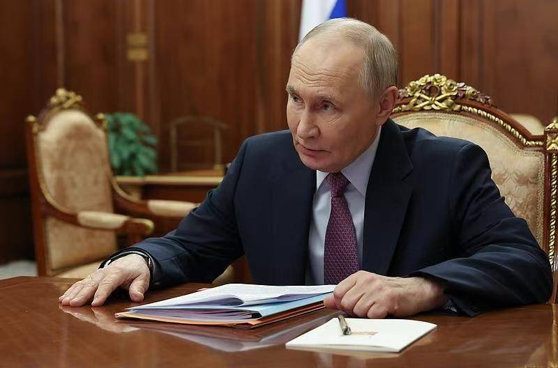 局势逐渐失控！刚婉拒中方提醒，普京转头就连收坏消息：特朗普反悔了，中国帮还是不帮？