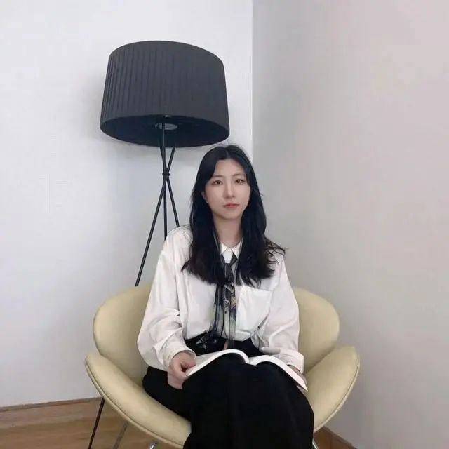 她，96年出生，应届博士生，已任浙大博导