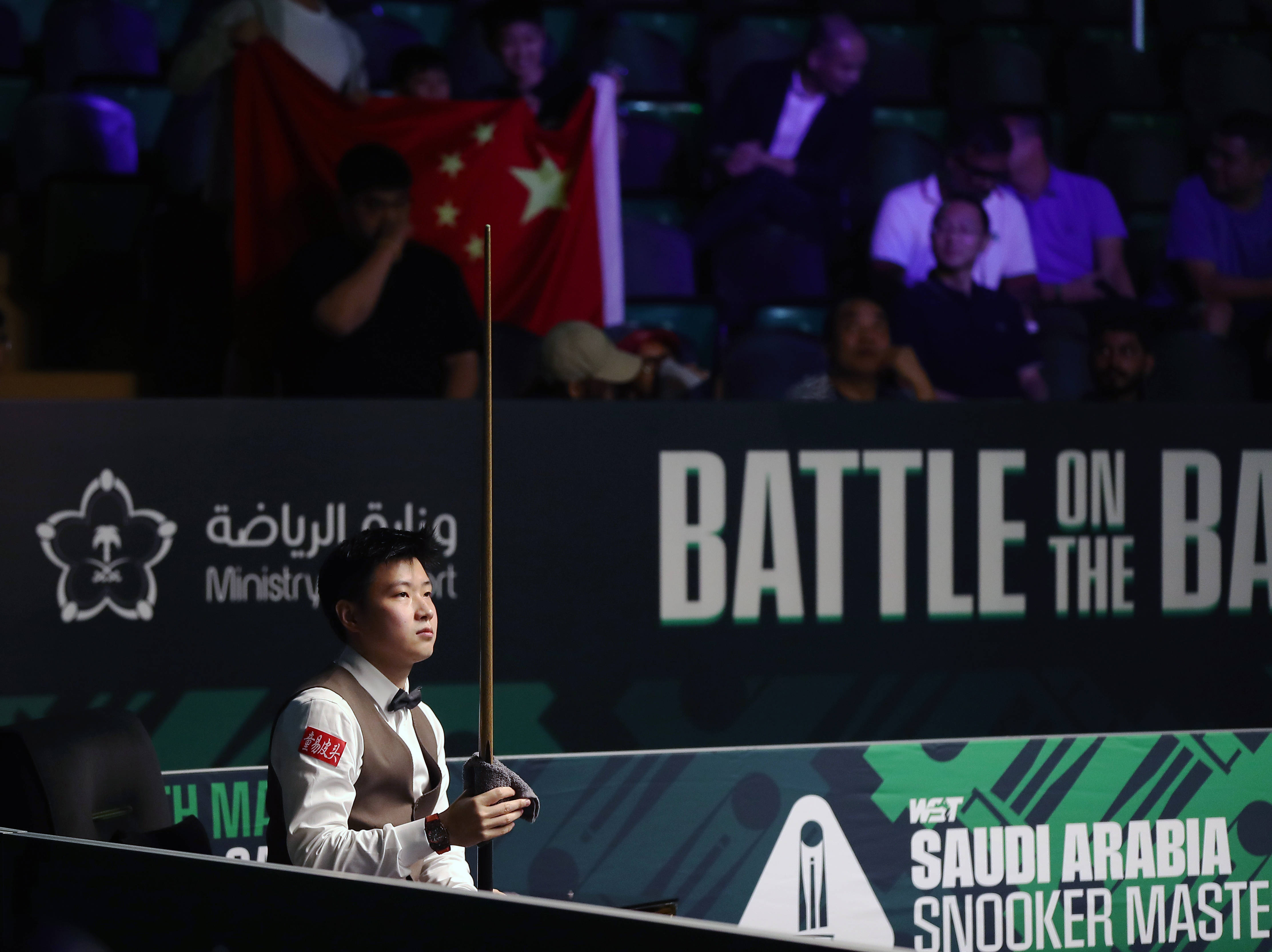 （体育）斯诺克——沙特大师赛：赵心童晋级16强