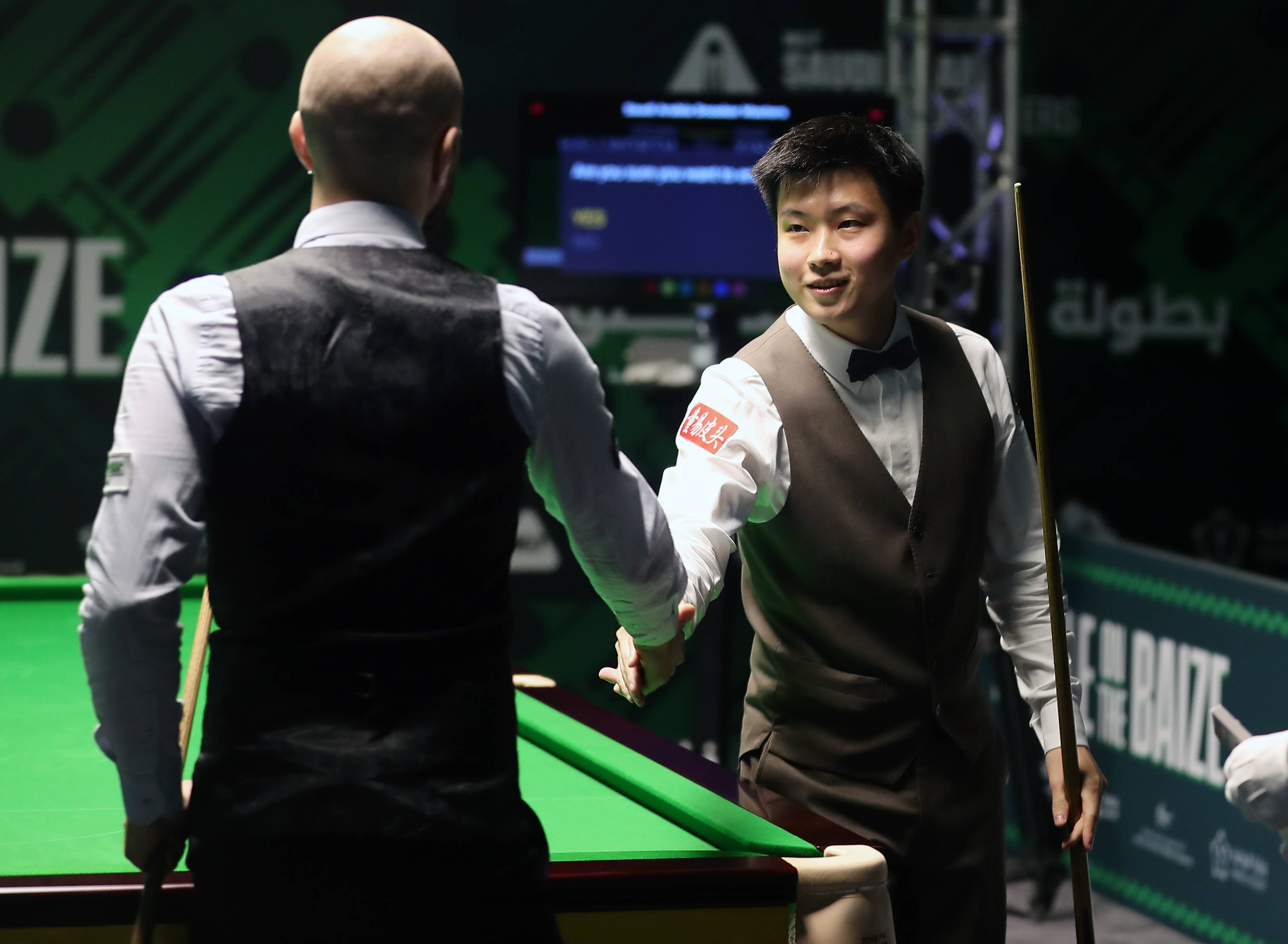 （体育）斯诺克——沙特大师赛：赵心童晋级16强