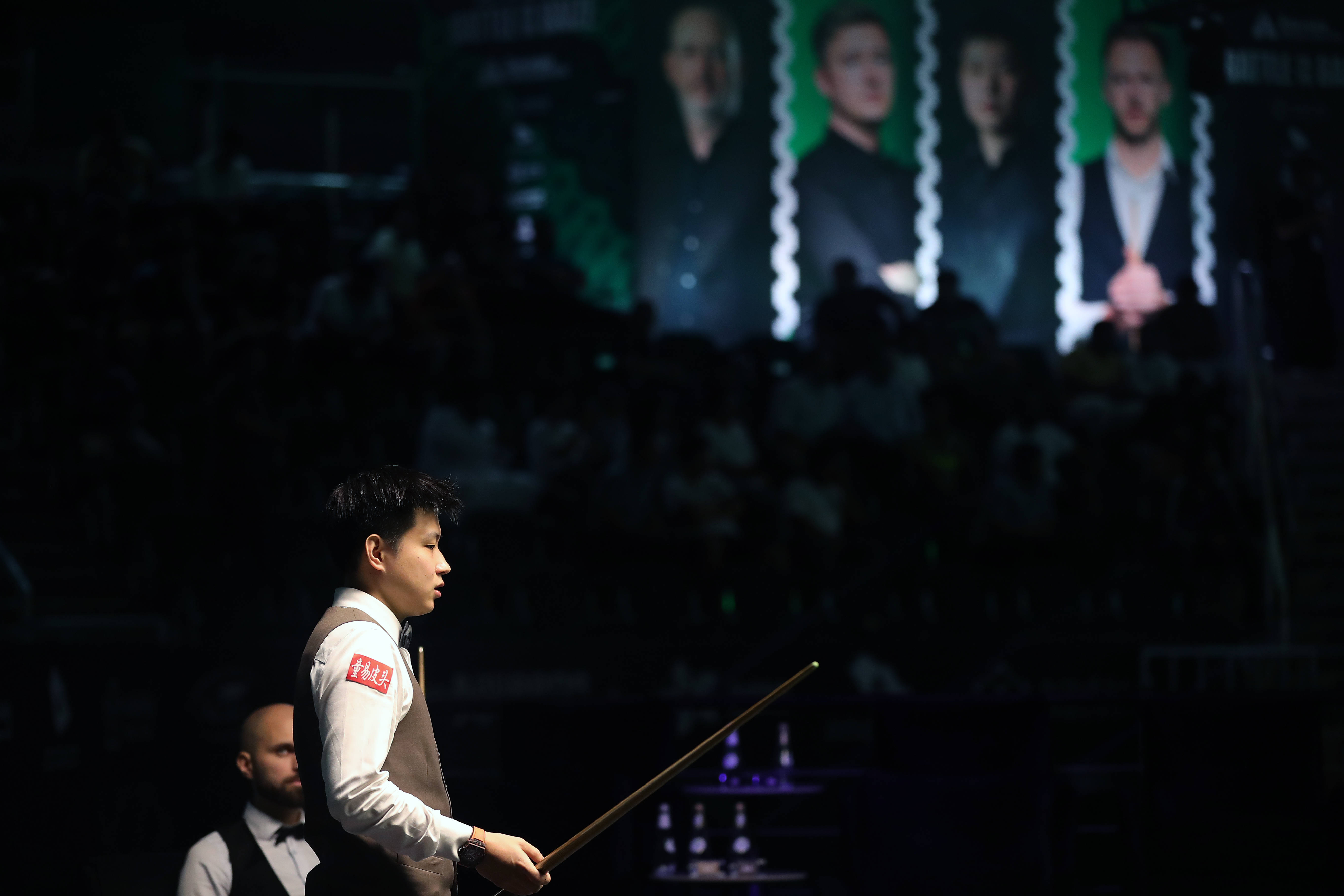 （体育）斯诺克——沙特大师赛：赵心童晋级16强