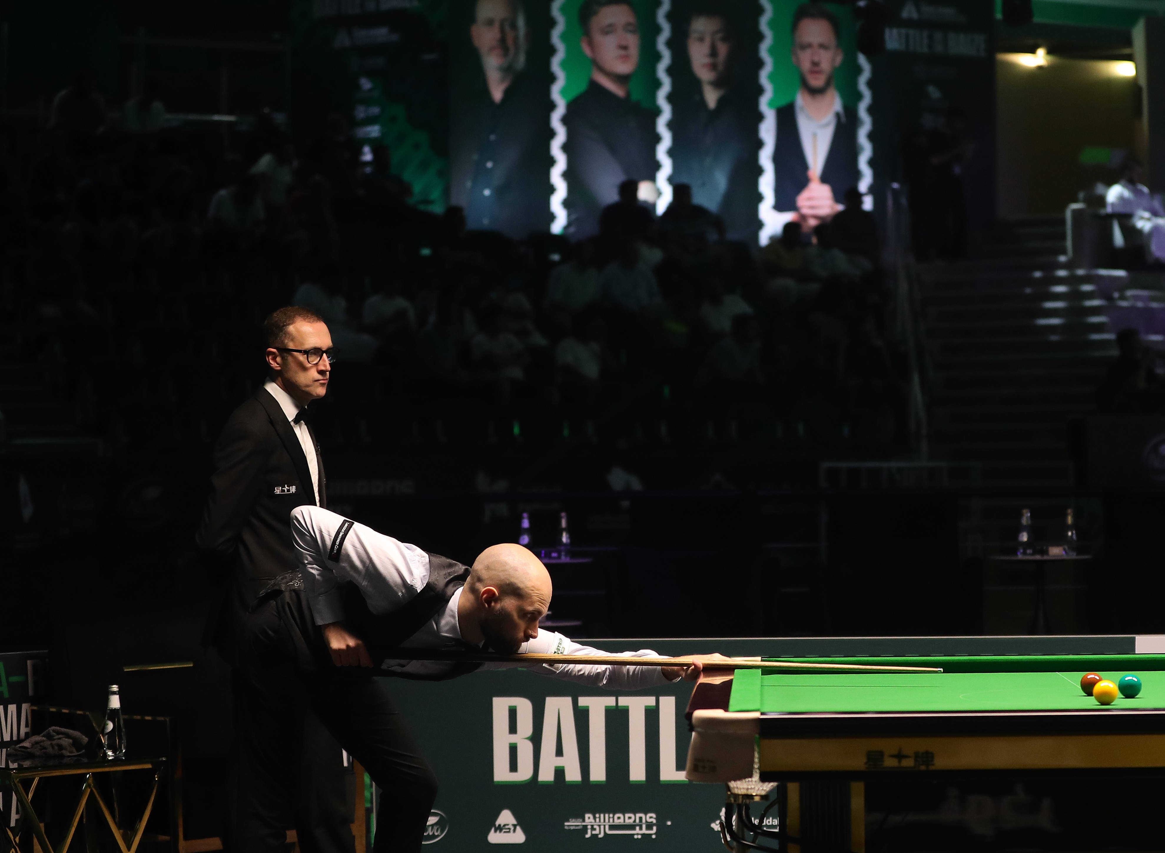 （体育）斯诺克——沙特大师赛：赵心童晋级16强