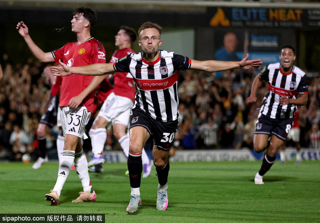 耻辱出局!联赛杯-曼联点球战总分13-14英乙队 止步次轮