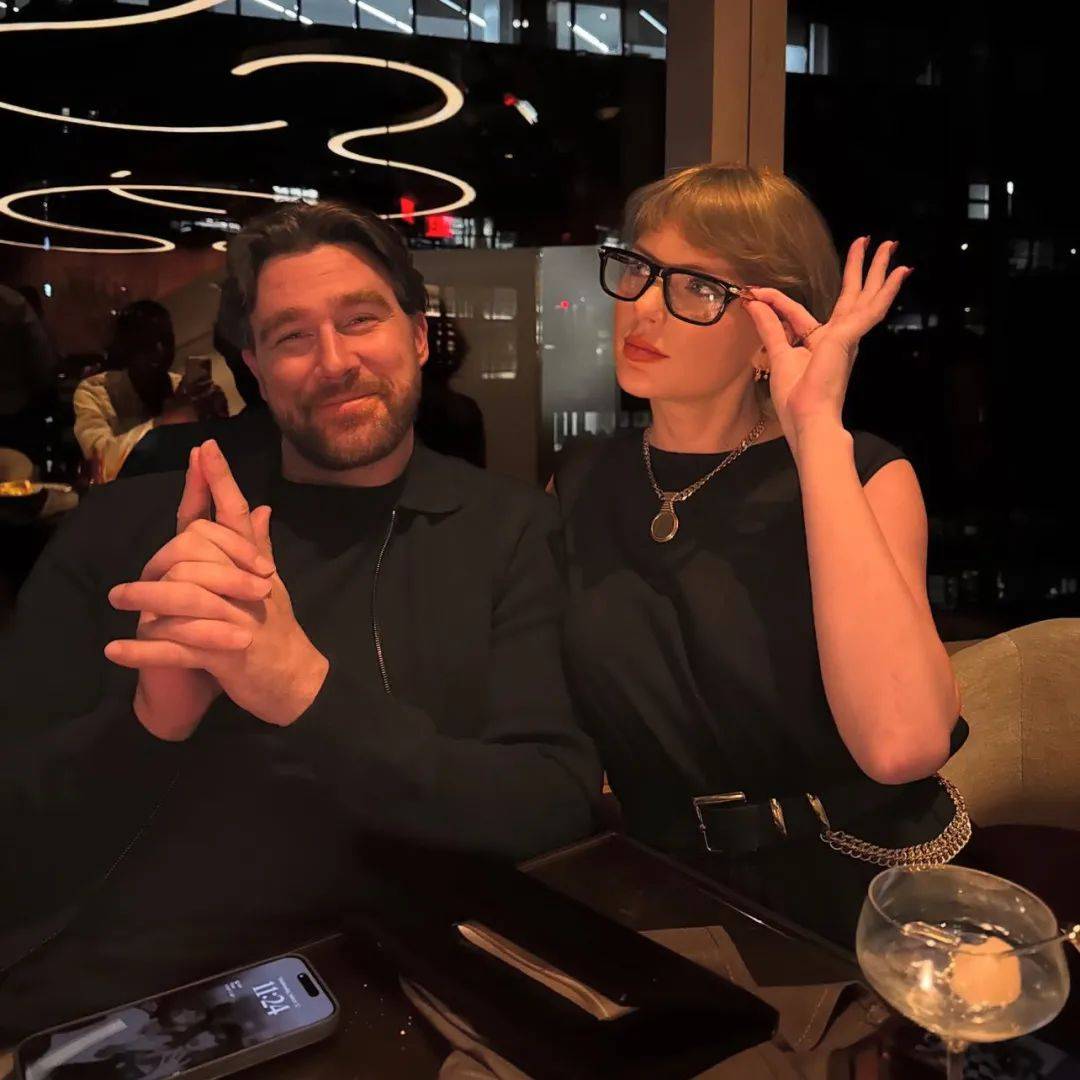 她,订婚,全网沸腾!