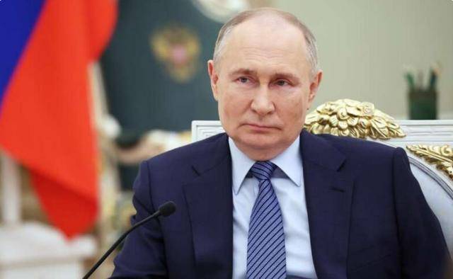 金正恩露面,泽连斯基做出反常决定,关键时刻,普京带绝密技术访华?