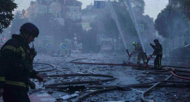 金正恩露面,泽连斯基做出反常决定,关键时刻,普京带绝密技术访华?