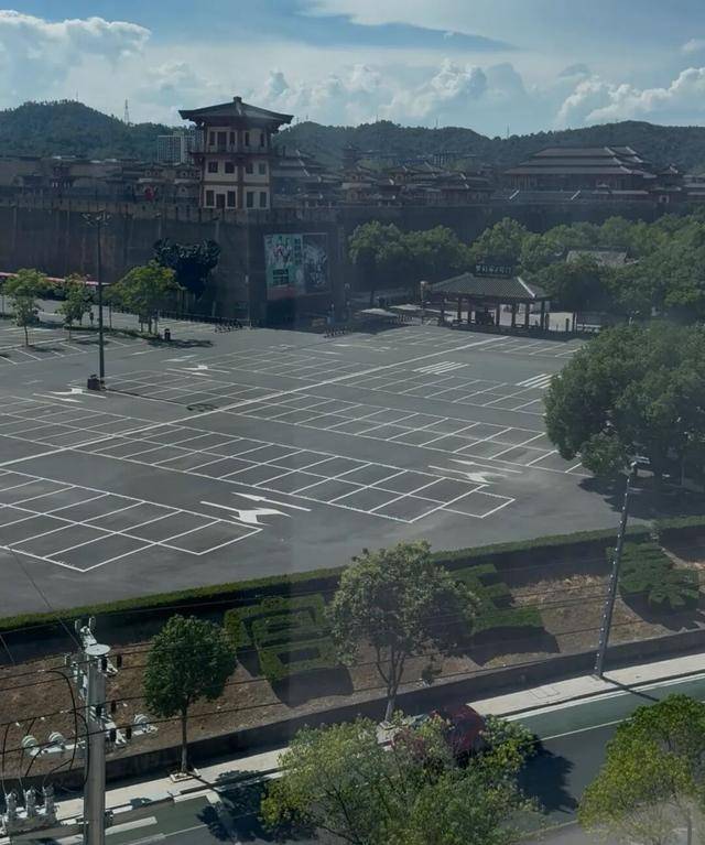 日薪五千，短剧狂招“爸妈”？真相：先花4万元培训3个月