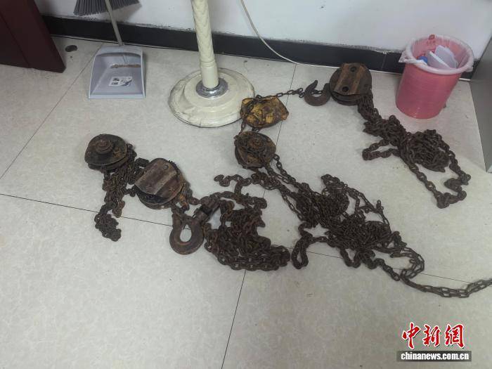 京昆高速山西阳泉段：货车铰链掉落致16辆车受损案件告破