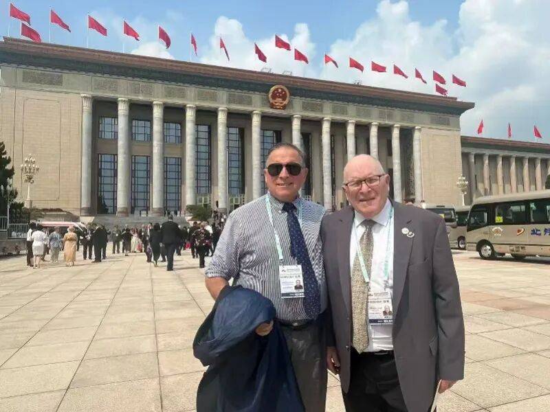 金灿荣:中美博弈天平生变!特朗普被我们“拿捏”了